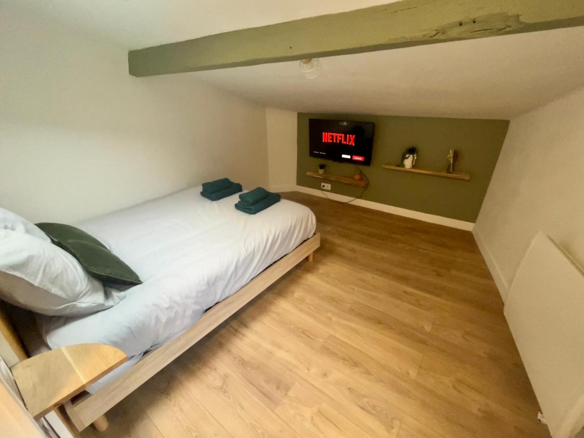 Apartmán Sous Les Toits Du Parvis Niort Exteriér fotografie